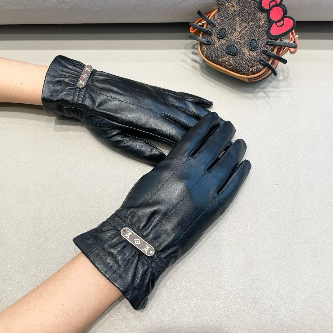 Fashionable four-leaf clover letter gloves