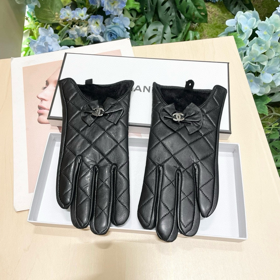 Fashion CC letter embroidered bow gloves