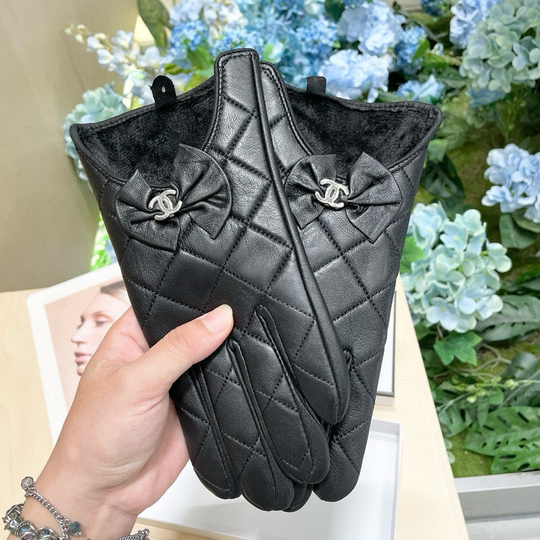 Fashion CC letter embroidered bow gloves
