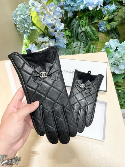 Fashion CC letter embroidered bow gloves