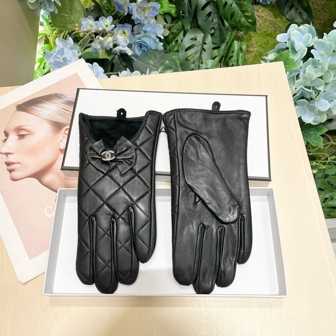 Fashion CC letter embroidered bow gloves