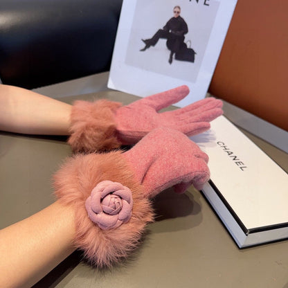 Fashion CC letter embroidered camellia gloves