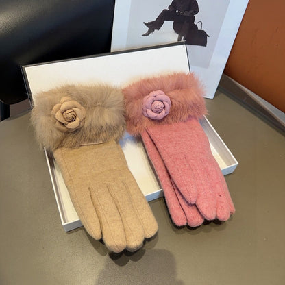 Fashion CC letter embroidered camellia gloves