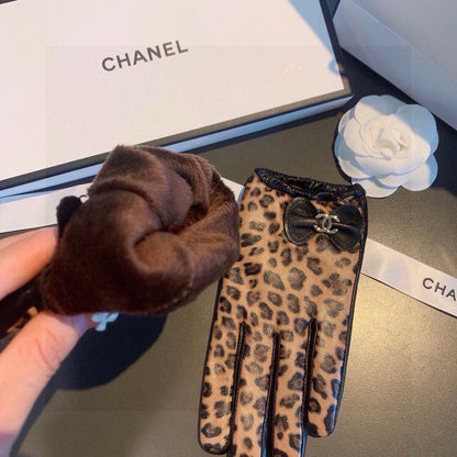 Fashion CC letter leopard bow gloves