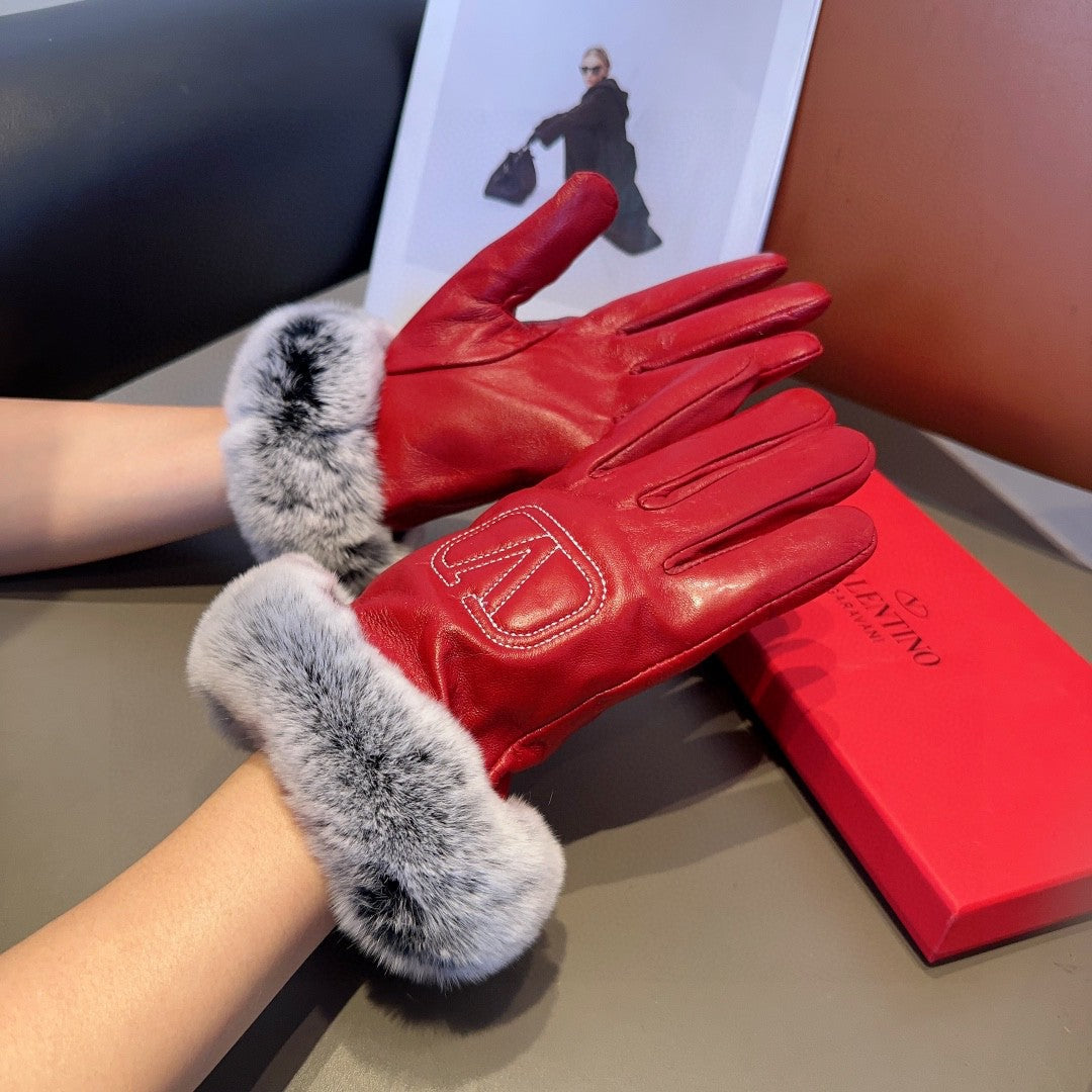 Fashion V letter gloves