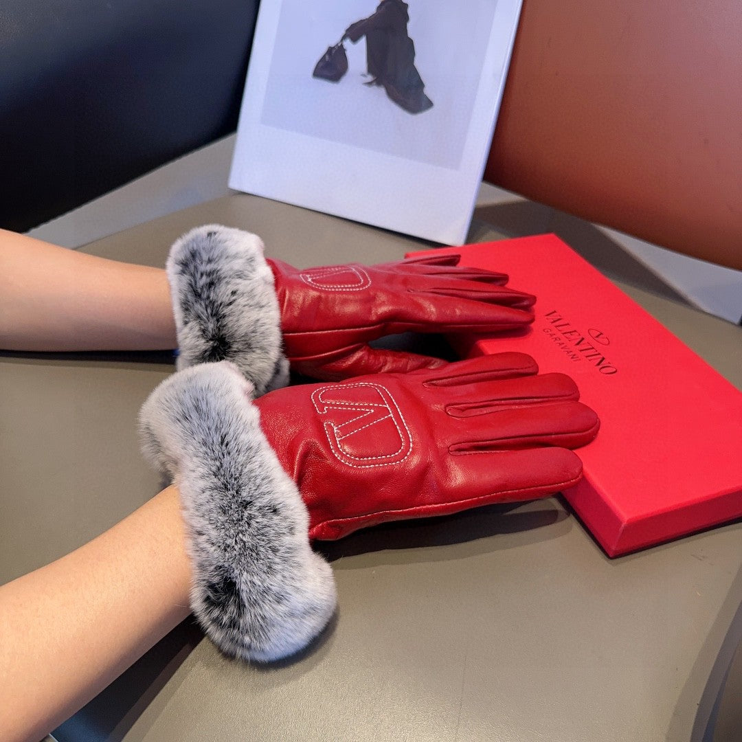 Fashion V letter gloves