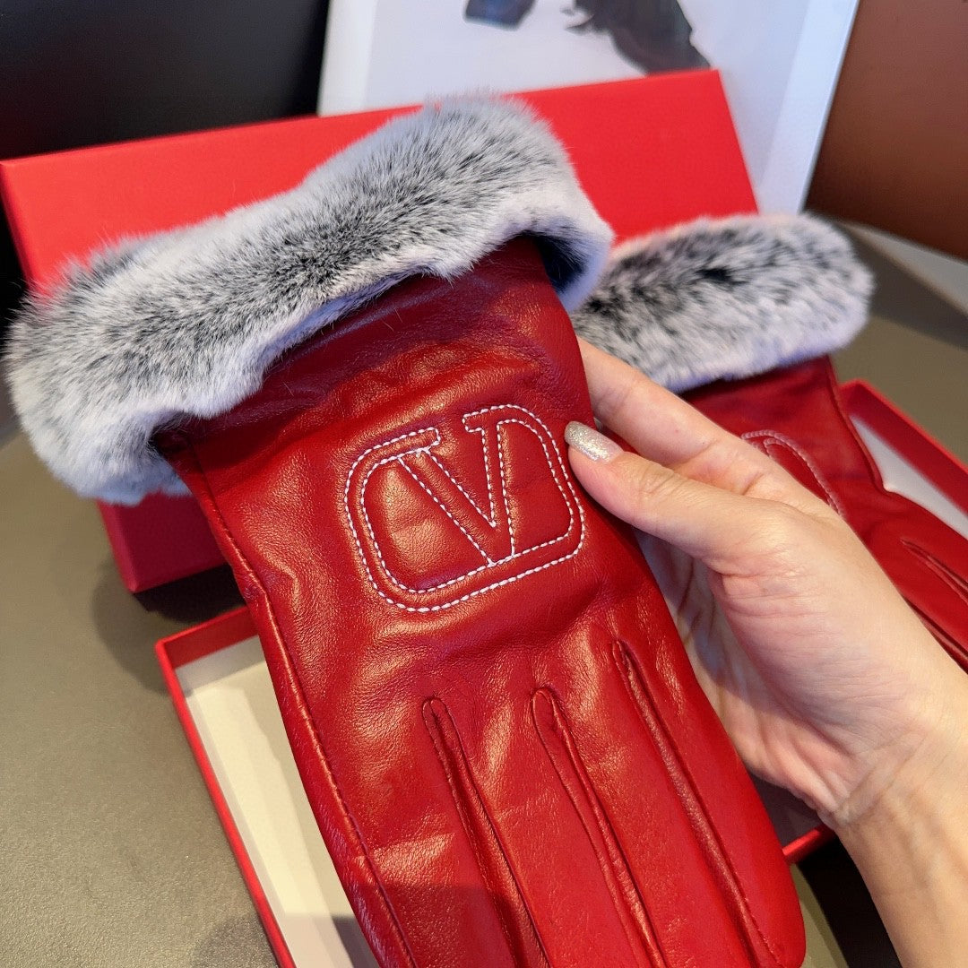 Fashion V letter gloves