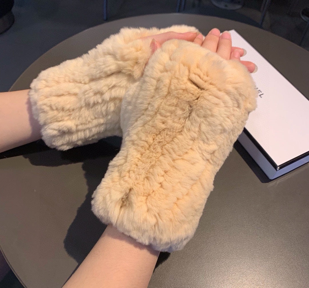 Fashion CC letter gloves