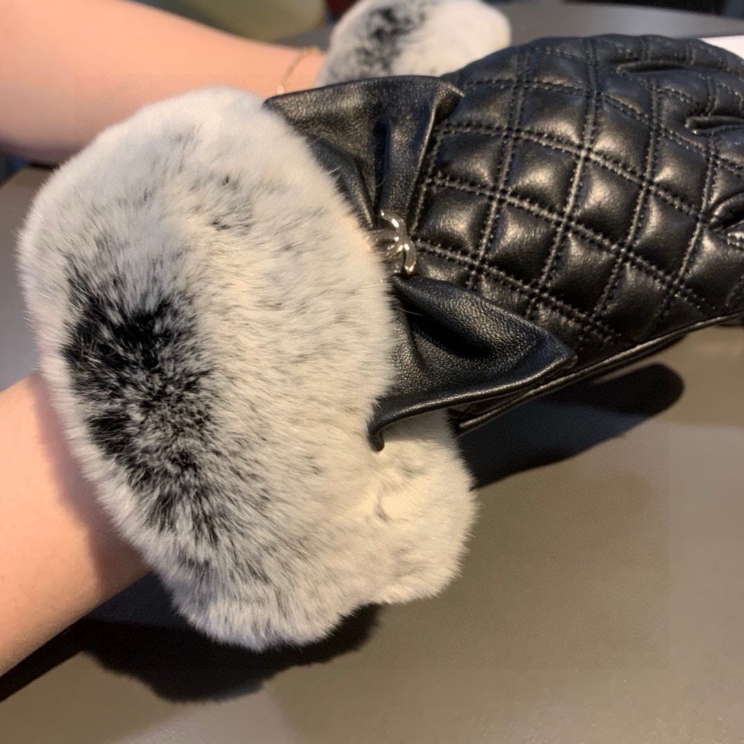 Fashion CC letter gloves