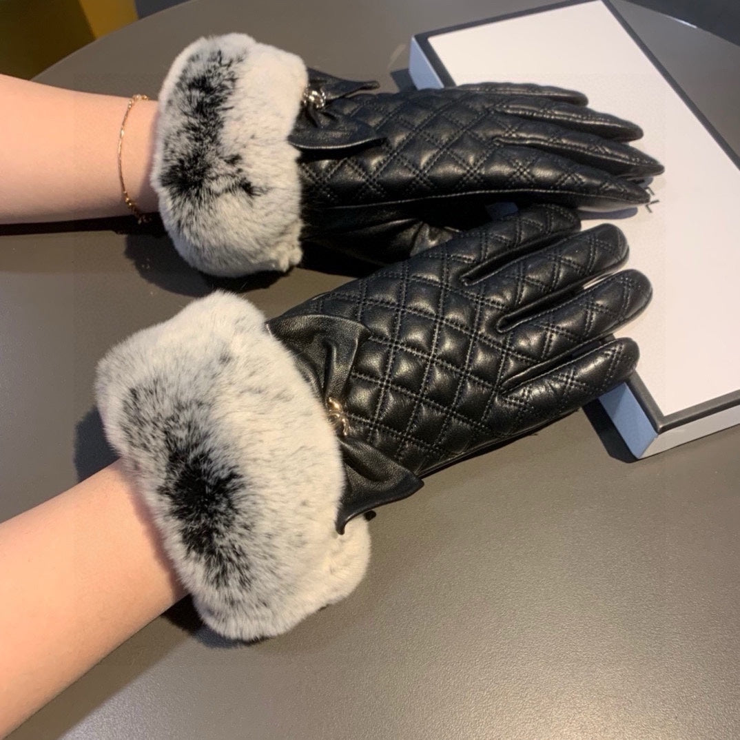 Fashion CC letter gloves