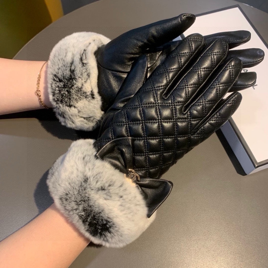 Fashion CC letter gloves
