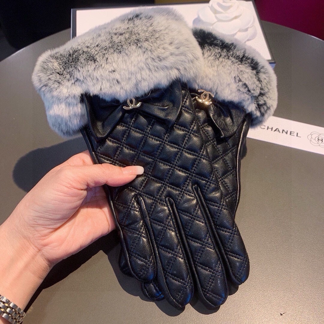 Fashion CC letter gloves