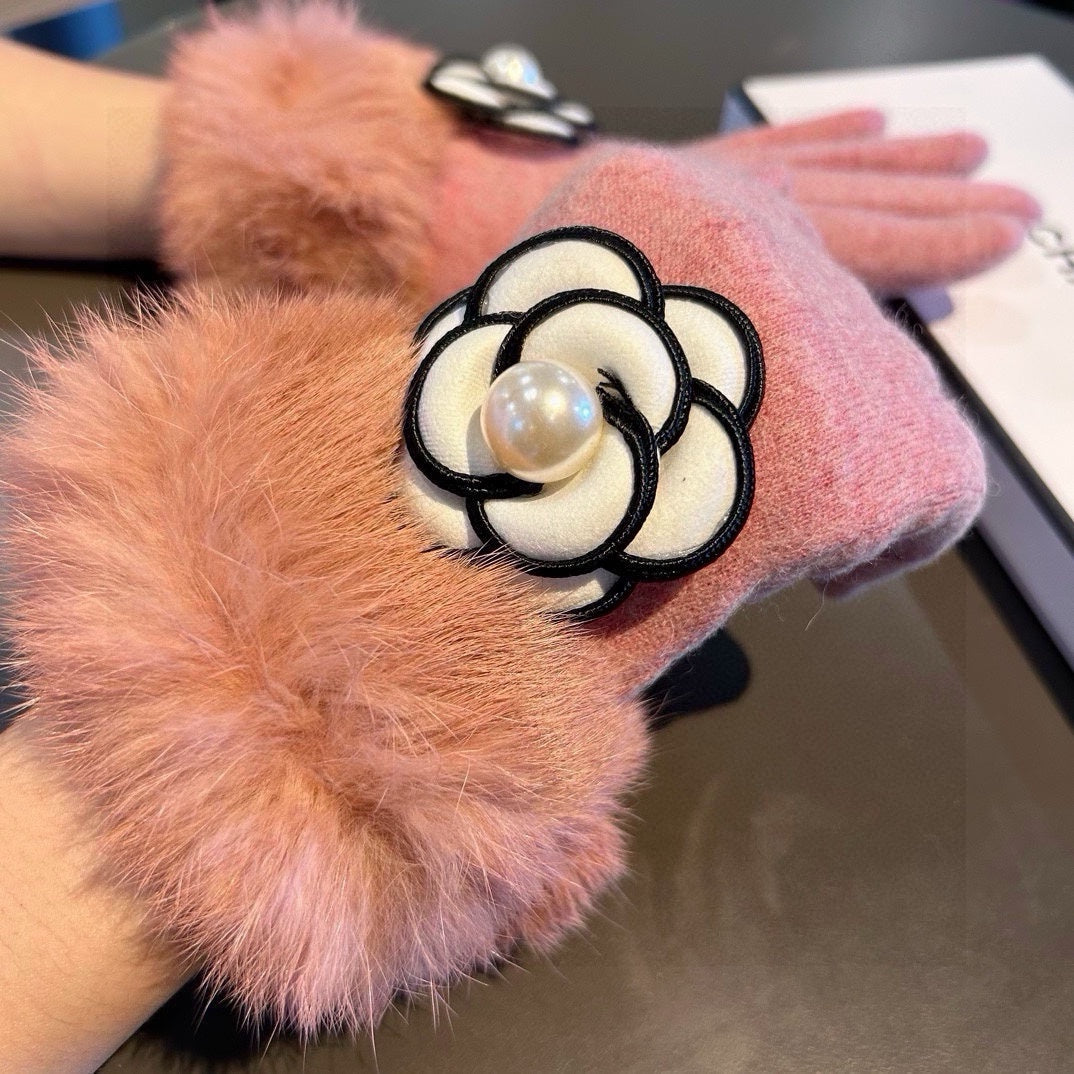 Fashion CC letter gloves