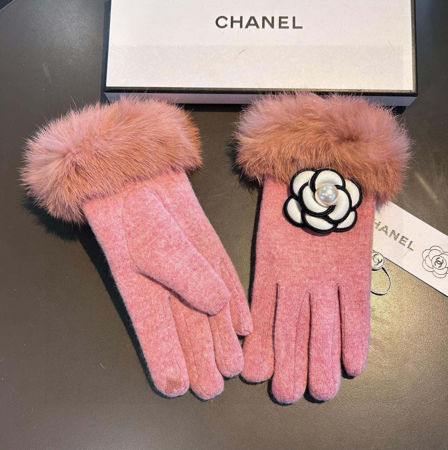 Fashion CC letter gloves