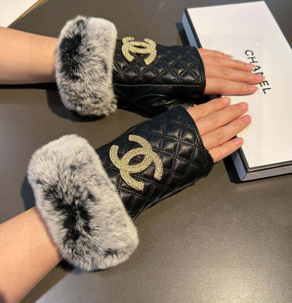 Fashion CC letter gloves