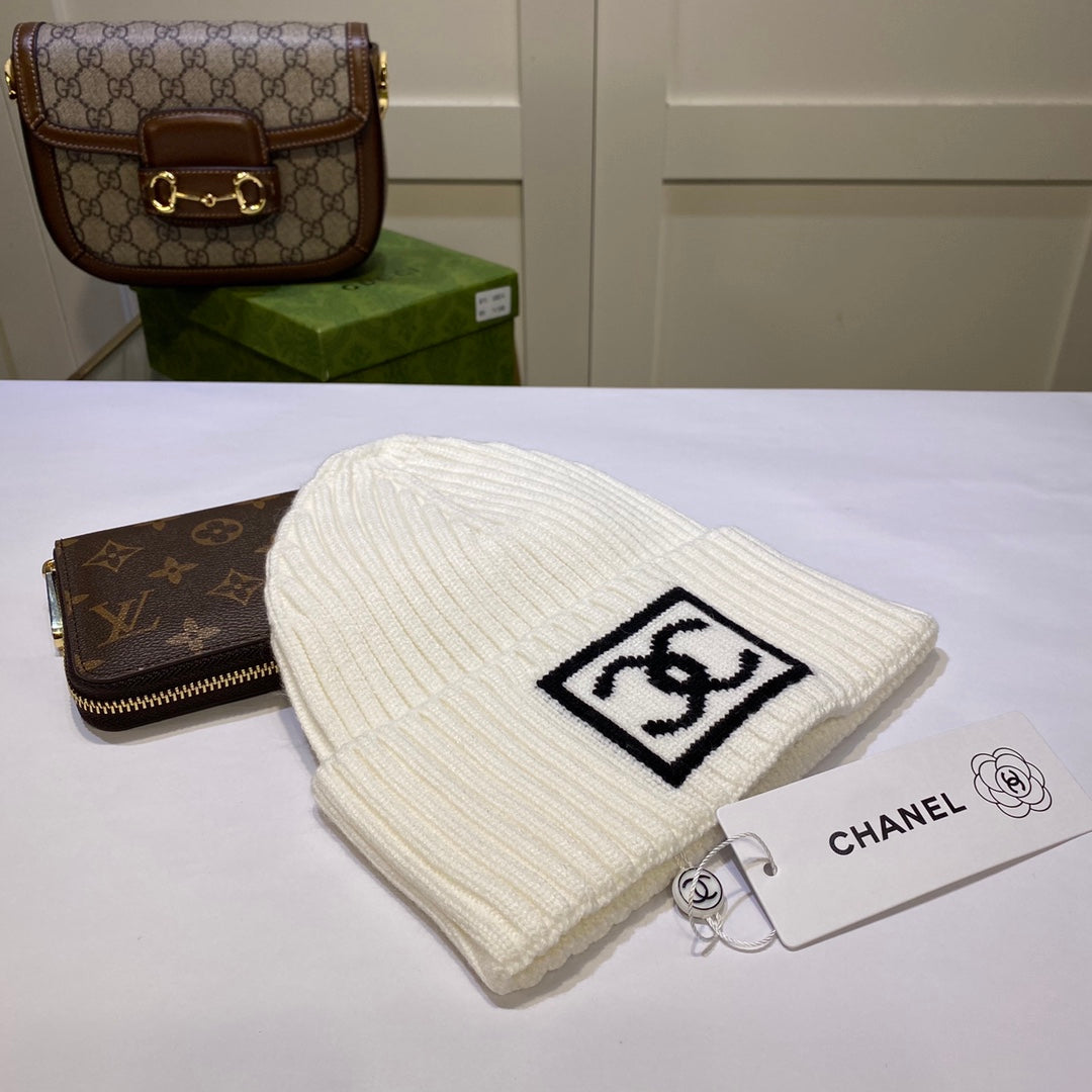 Fashionable plush CC knitted hat