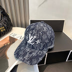 Fashionable four-leaf clover letter baseball cap