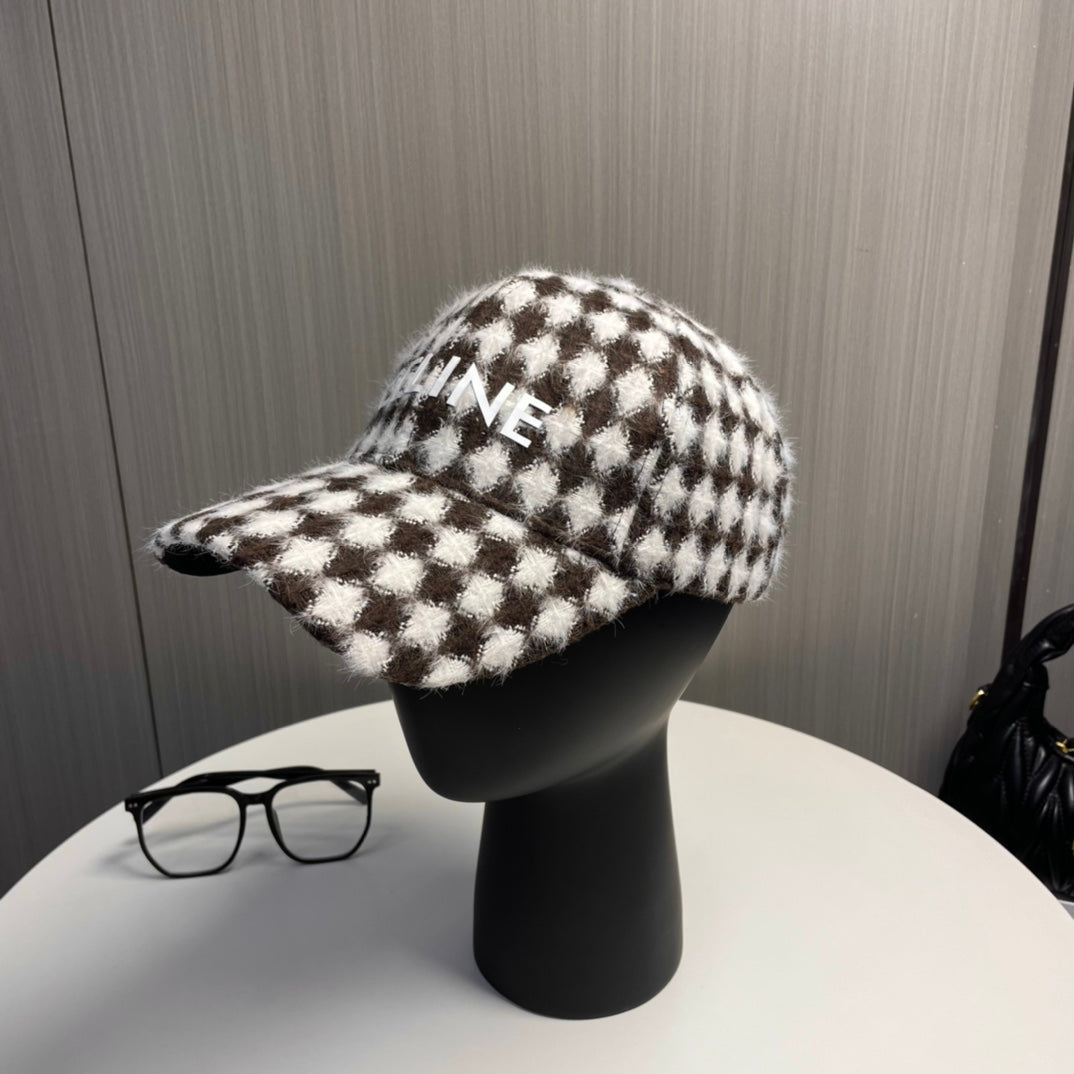 Fashionable CE letter baseball cap