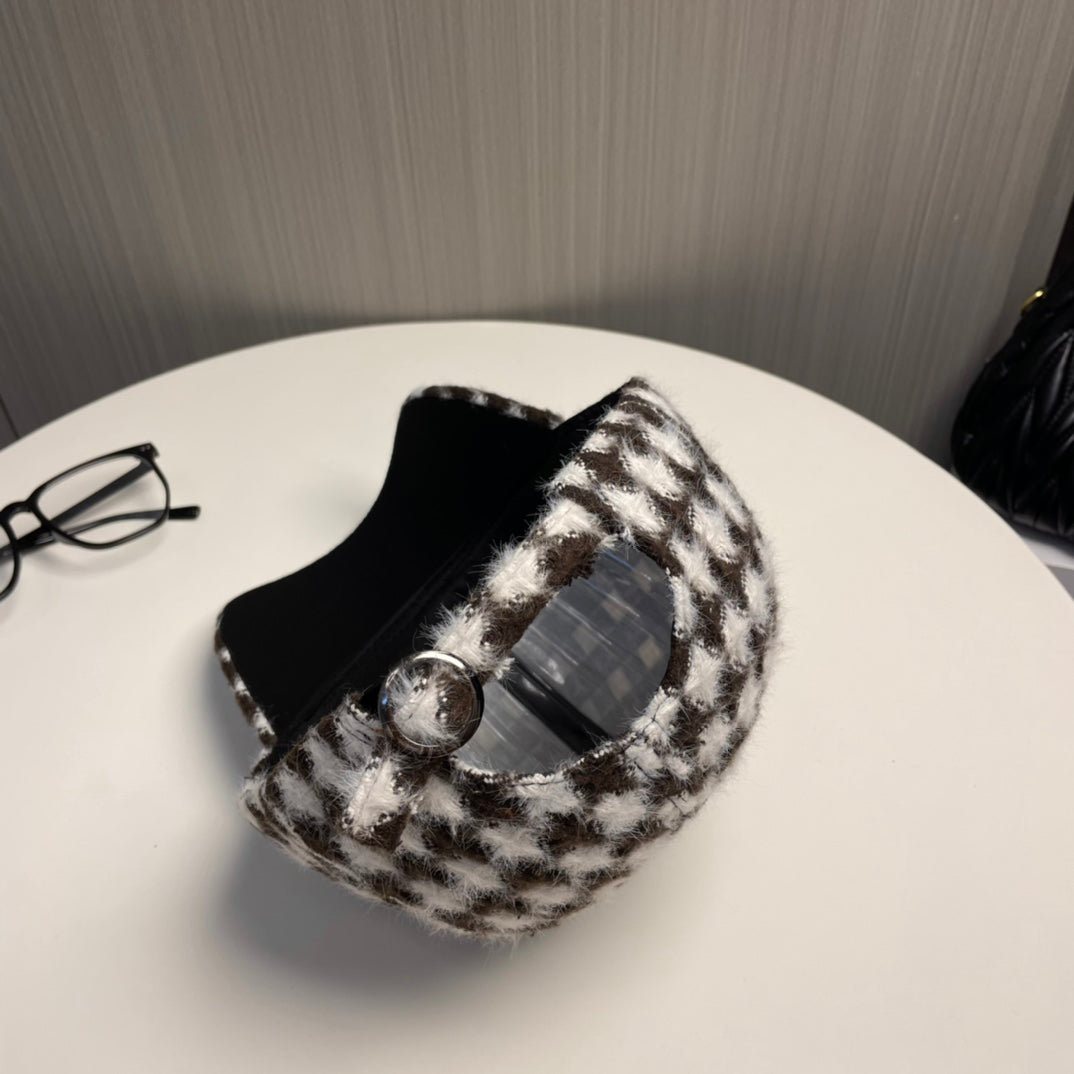 Fashionable CE letter baseball cap