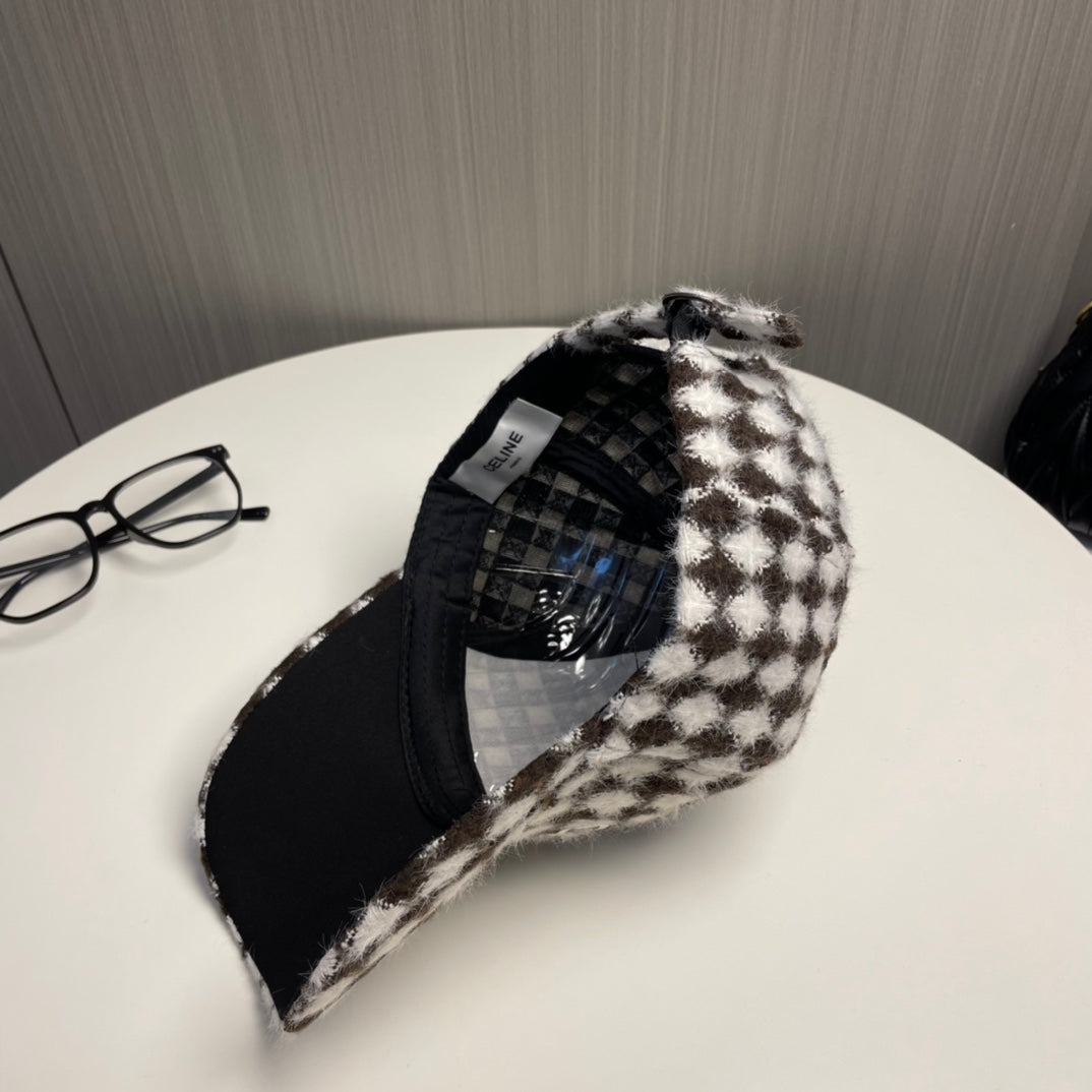 Fashionable CE letter baseball cap