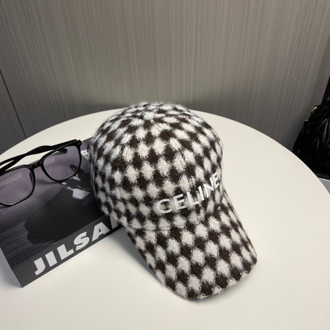 Fashionable CE letter baseball cap