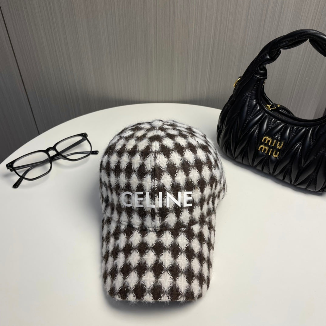 Fashionable CE letter baseball cap