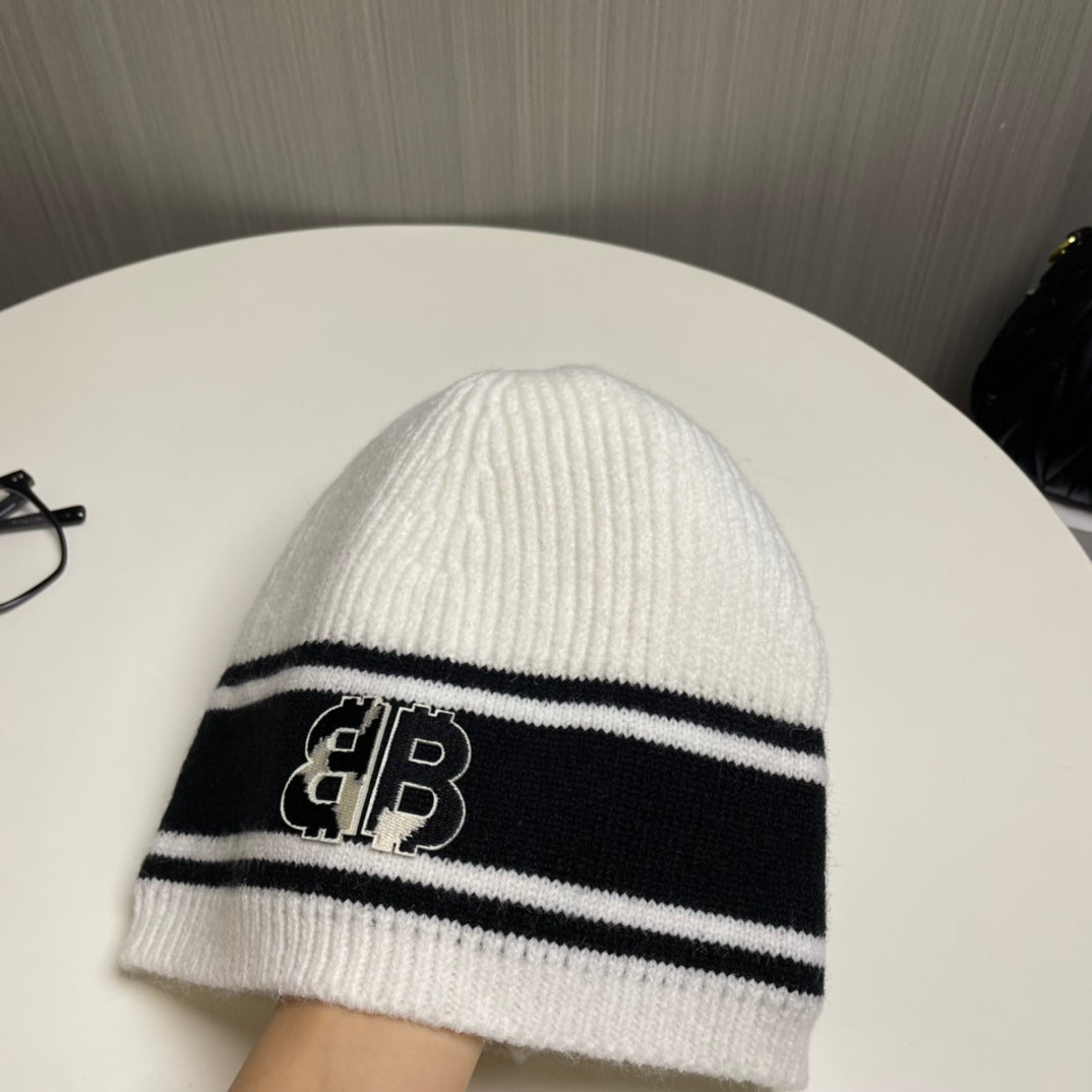 Fashionable double B letter knitted hat