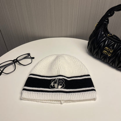 Fashionable double B letter knitted hat