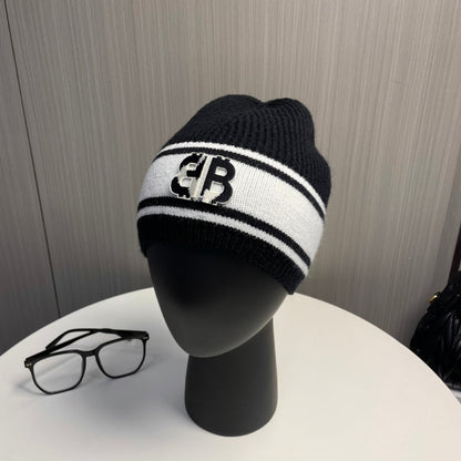 Fashionable double B letter knitted hat