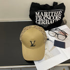 Fashionable four-leaf clover baseball cap