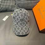 Fashionable four-leaf clover baseball cap