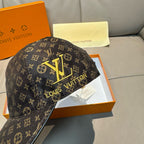 Fashionable four-leaf clover baseball cap