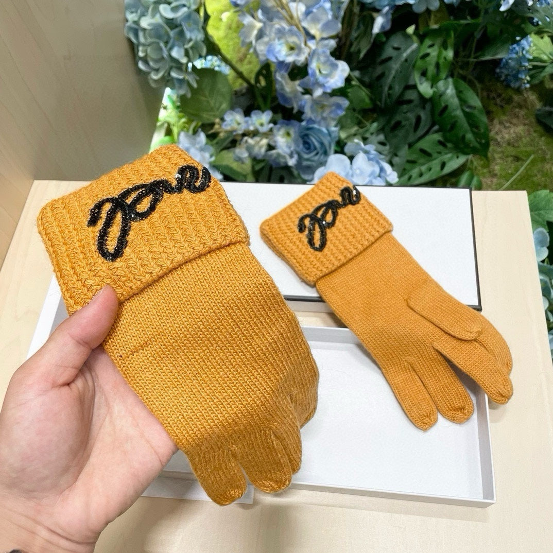 Fashion CER letter gloves