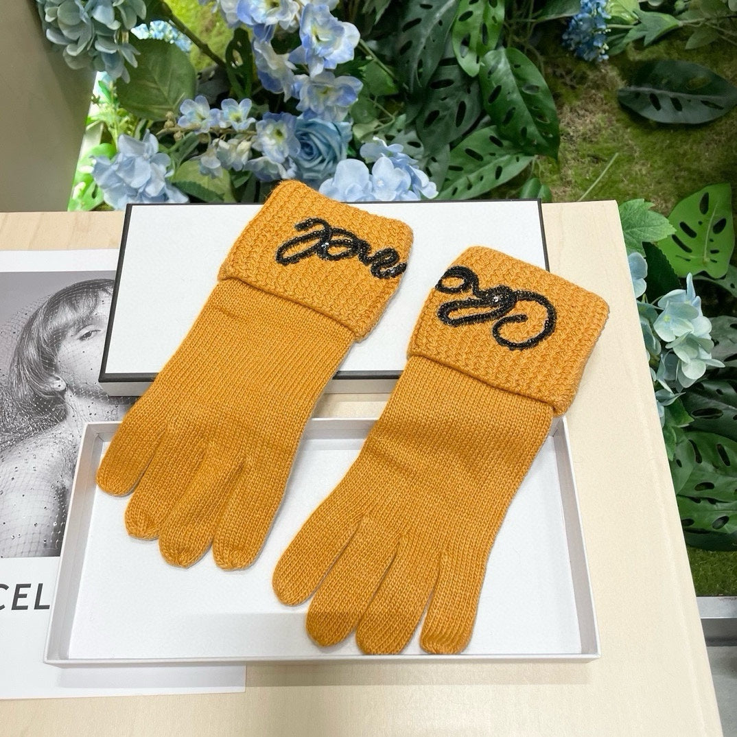 Fashion CER letter gloves