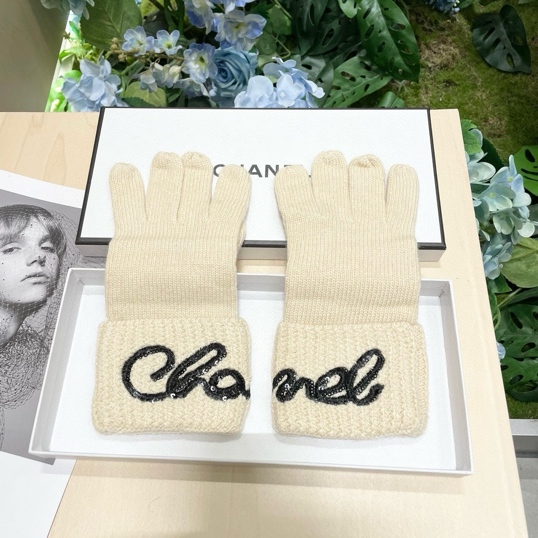 Fashion CER letter gloves