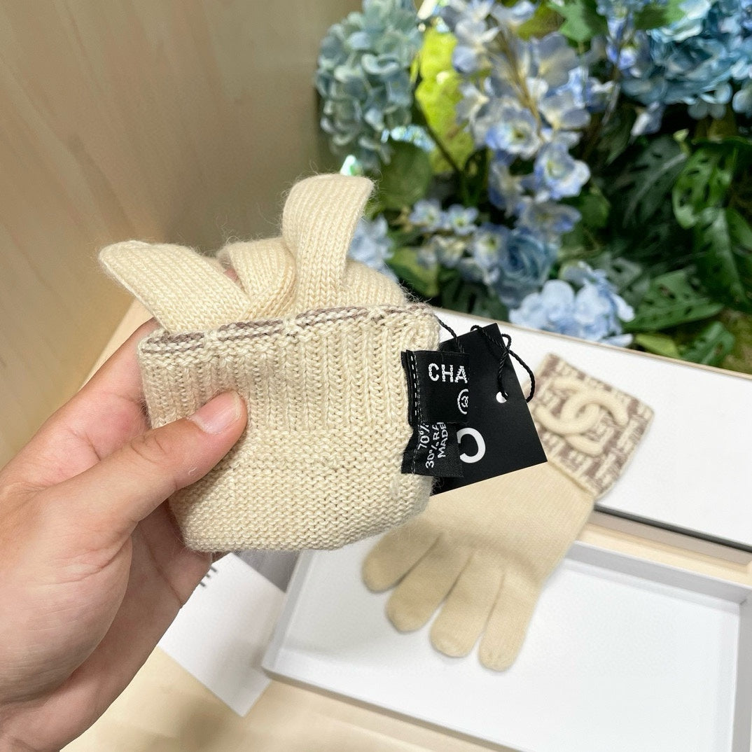 Fashion CC letter gloves