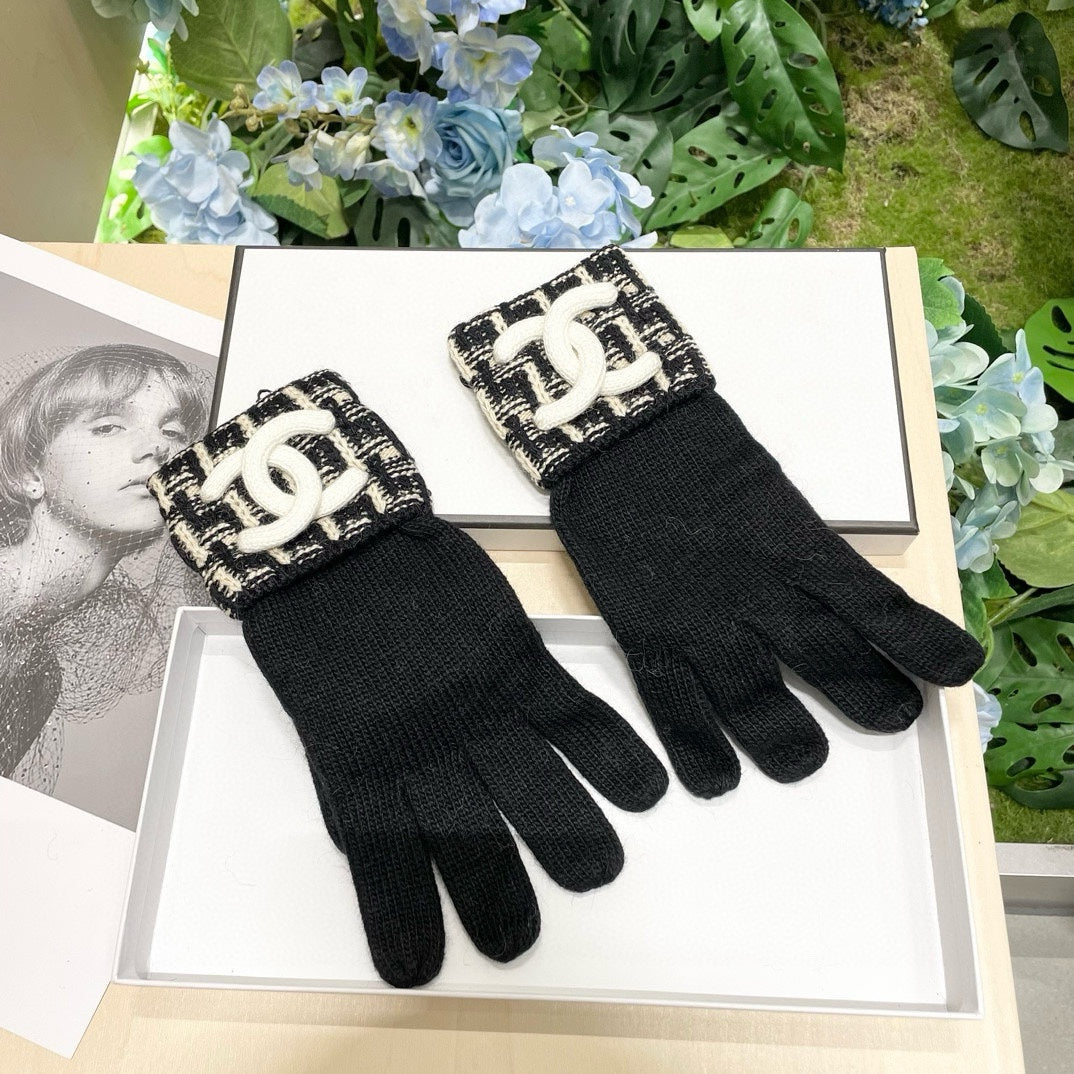 Fashion CC letter gloves