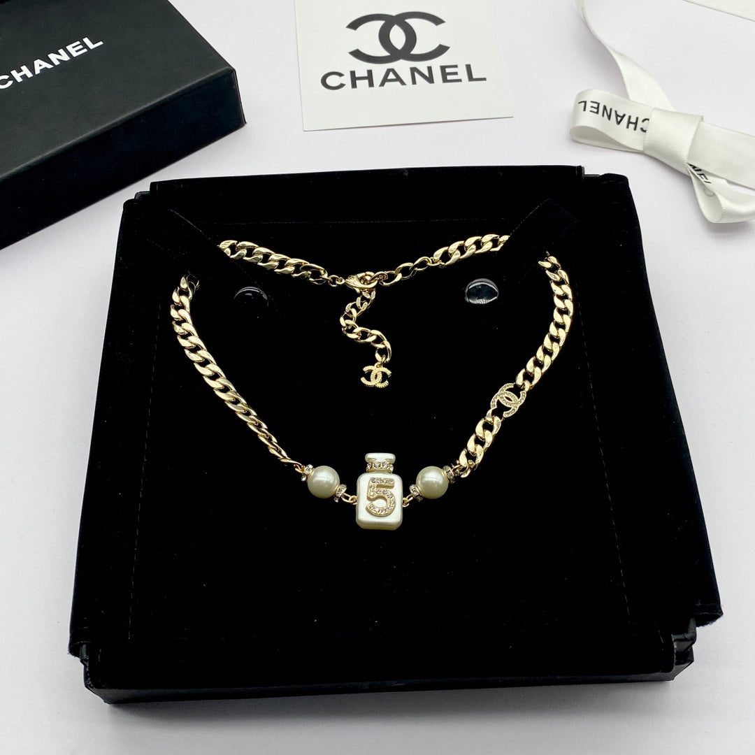 Fashion CC Pearl Necklace
