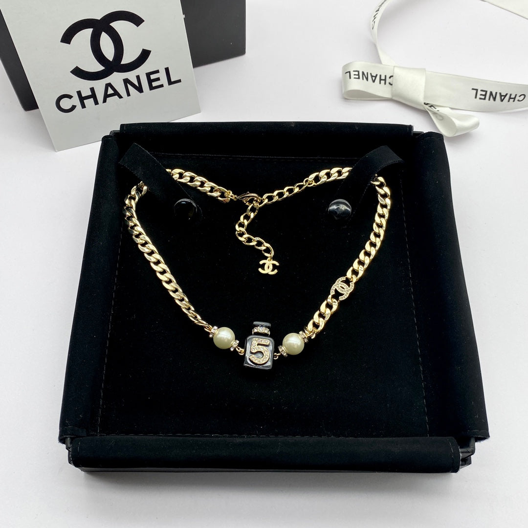 Fashion CC Pearl Necklace