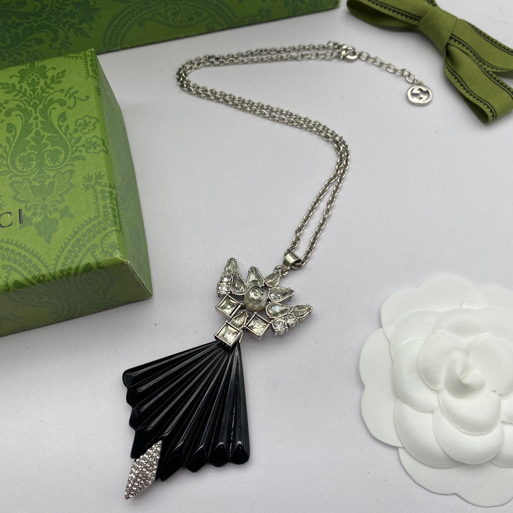 Fashion GG rhinestone necklace earrings in one