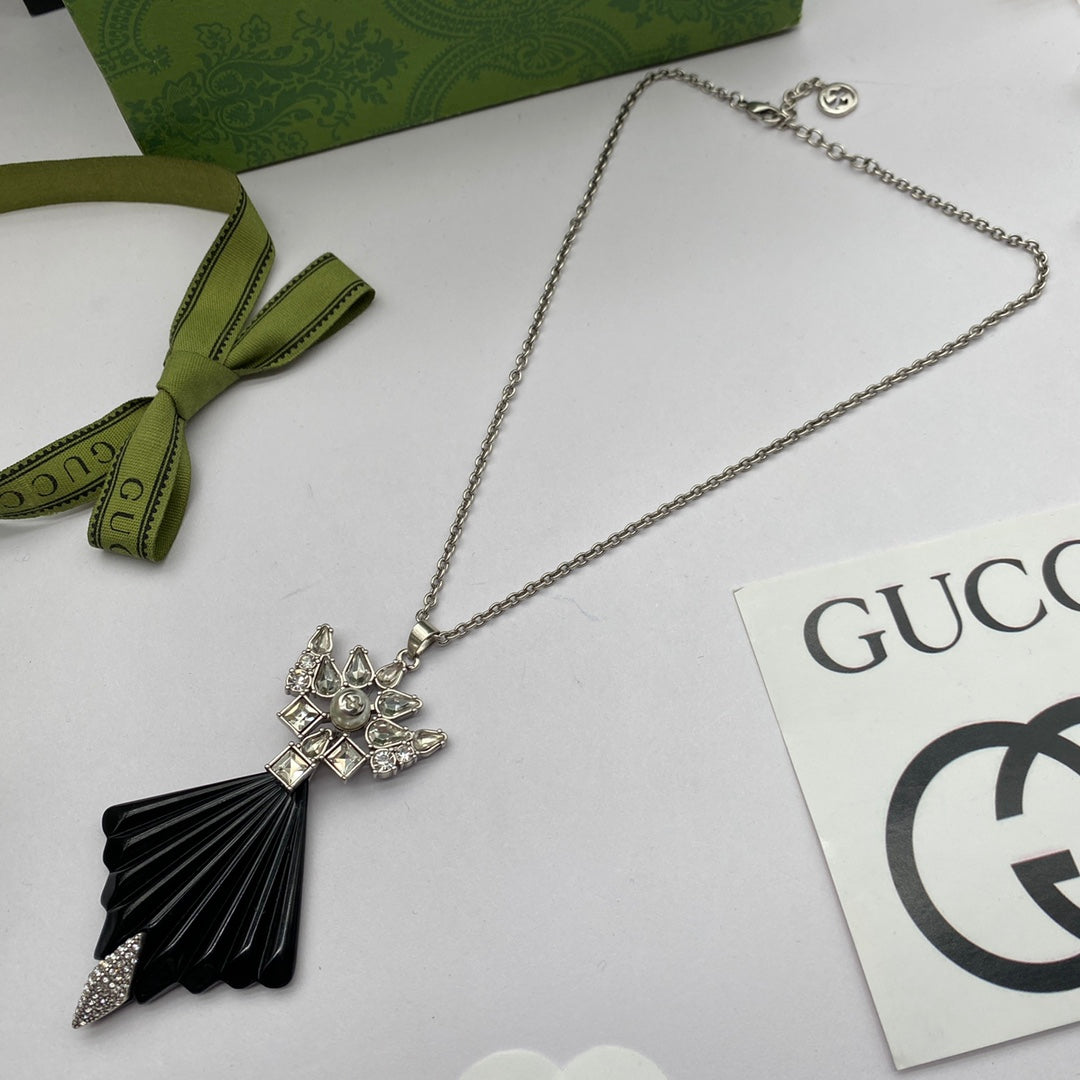 Fashion GG rhinestone necklace earrings in one