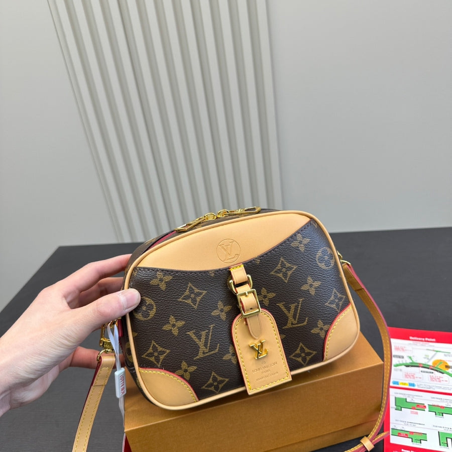 Fashion Clover Crossbody Bag