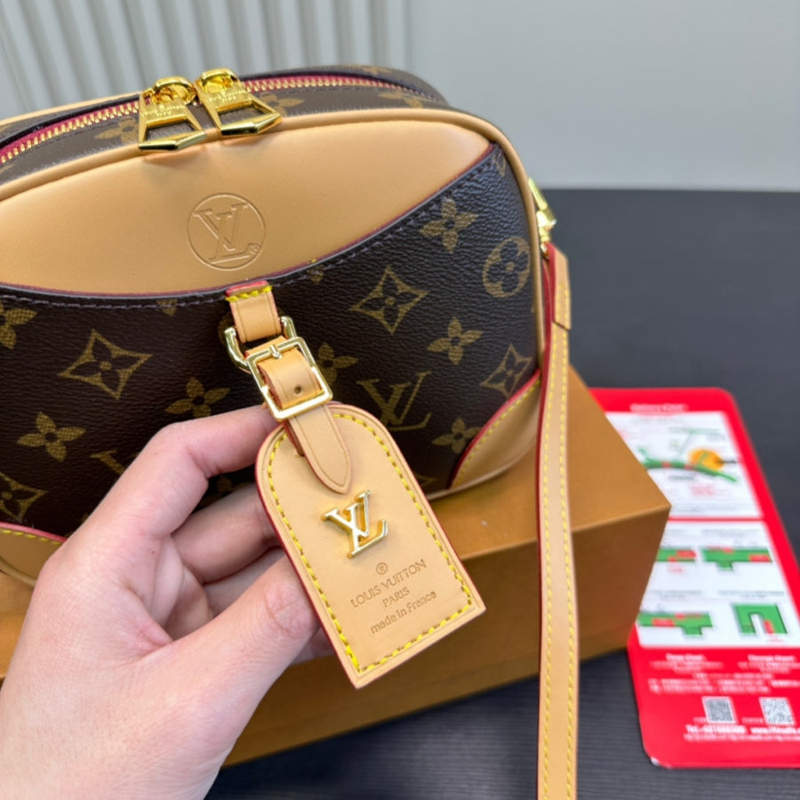 Fashion Clover Crossbody Bag