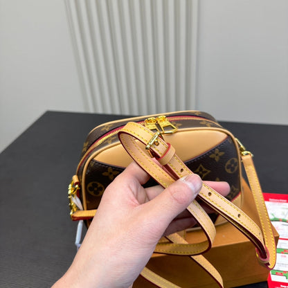 Fashion Clover Crossbody Bag