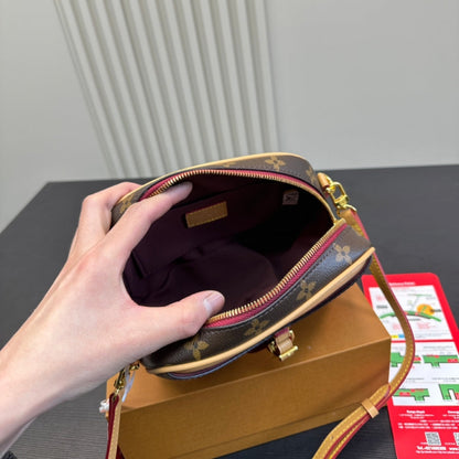 Fashion Clover Crossbody Bag