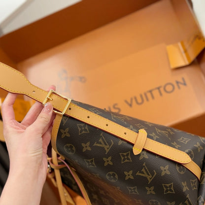 Fashion Clover Crossbody Bag