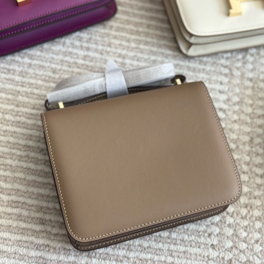 Fashion H letter messenger bag