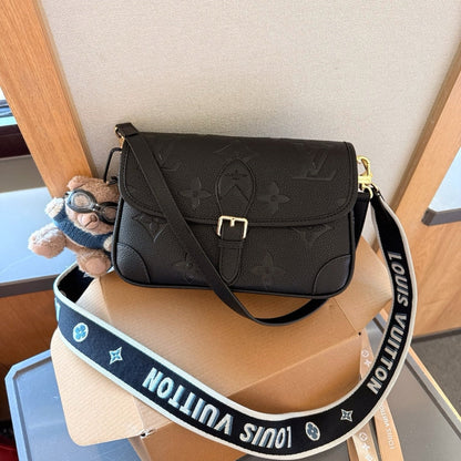 Fashion Clover Crossbody Bag