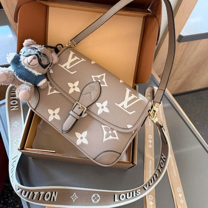 Fashion Clover Crossbody Bag