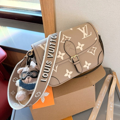 Fashion Clover Crossbody Bag